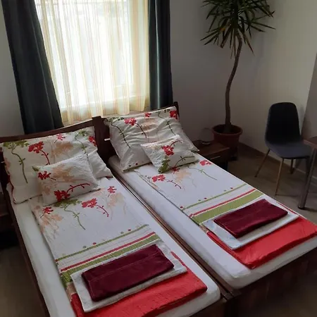 M47 Vendeghaz-airport Guest house Debrecen